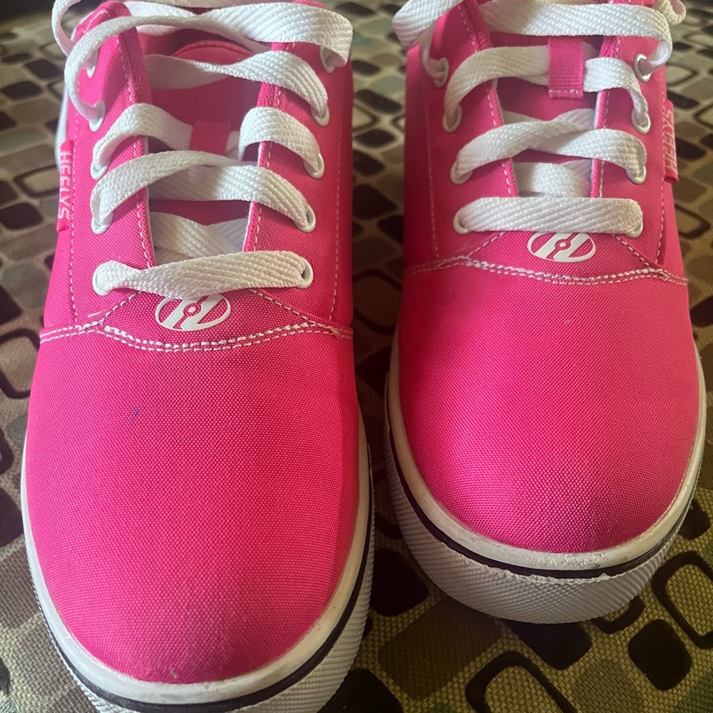 Heelys Pink Low-Top Sneakers with White Trim
